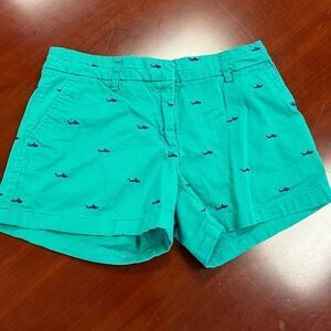 British Khaki Green Twill Shark Embroidered Shorts sz 8 EUC